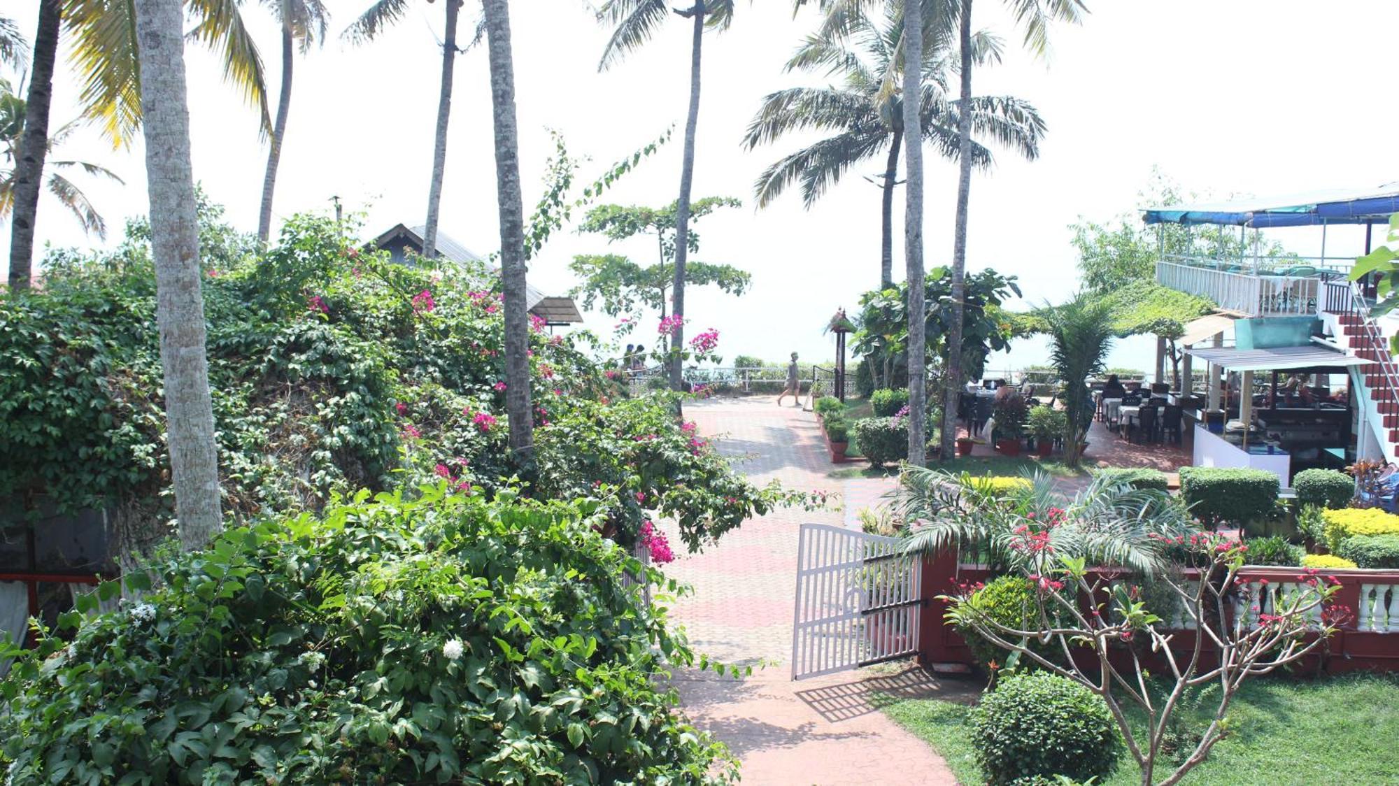 Hill View Beach Resort Varkala Buitenkant foto