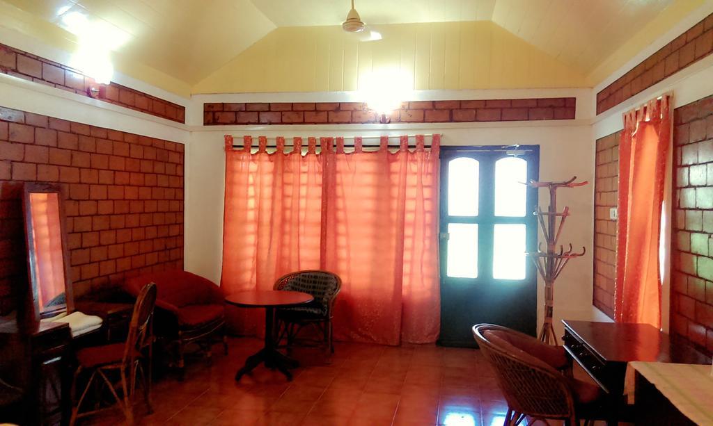 Hill View Beach Resort Varkala Buitenkant foto
